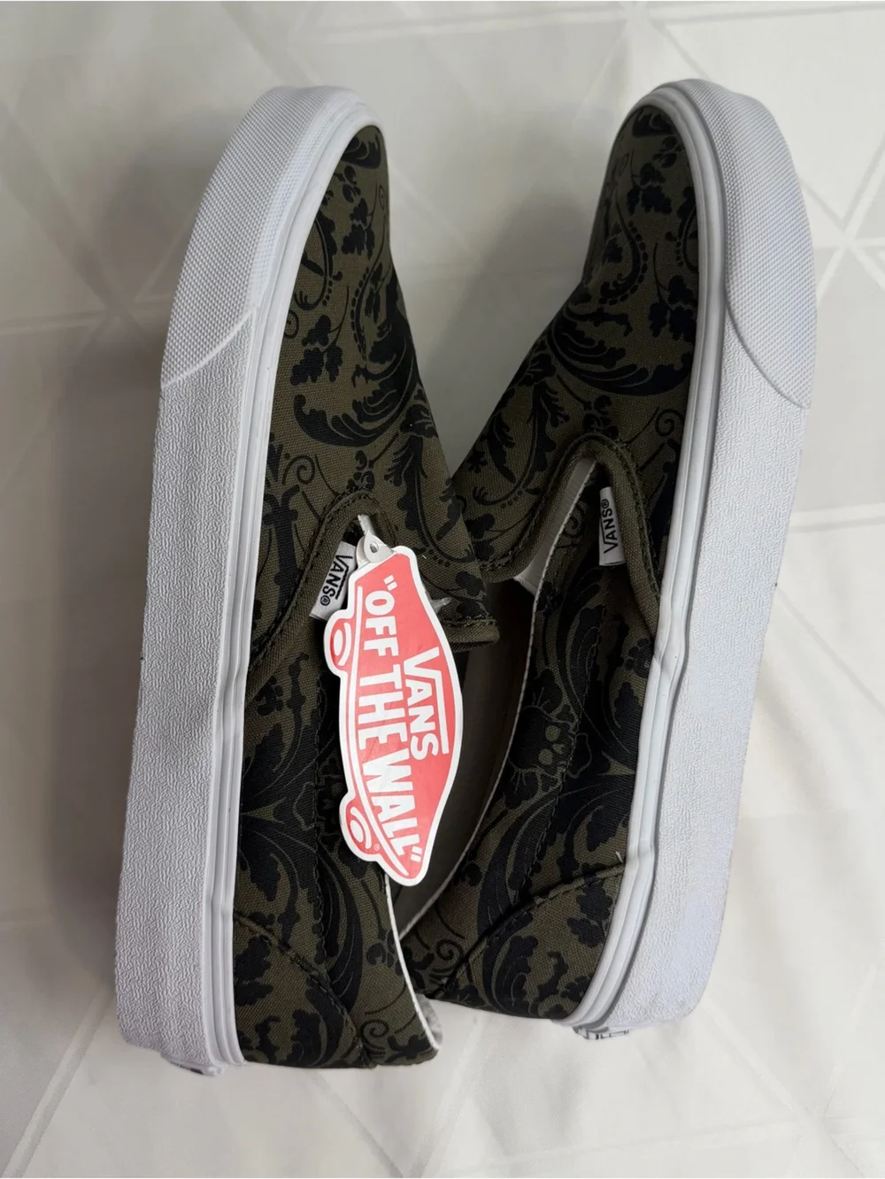 VANS Unisex Skull Floral Pattern Canvas Shoes Black / Olive US M 8.5 / W 10 NWT